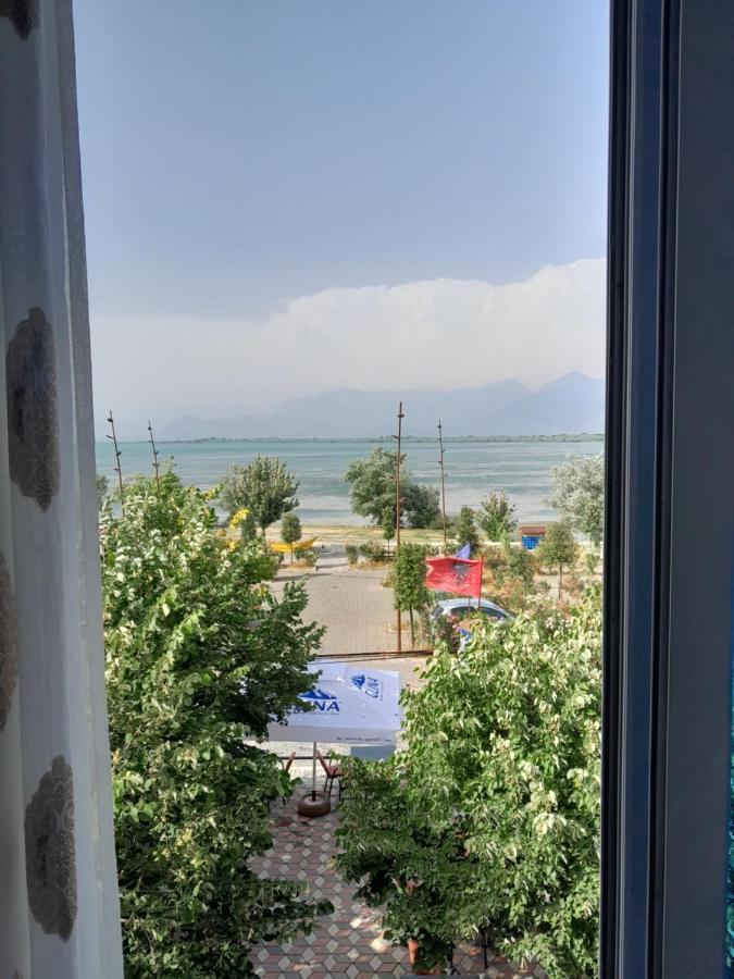 Hotel Restaurant Univers Shkodër エクステリア 写真