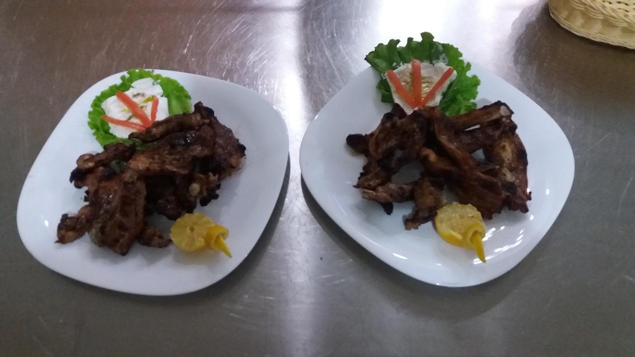 Hotel Restaurant Univers Shkodër エクステリア 写真